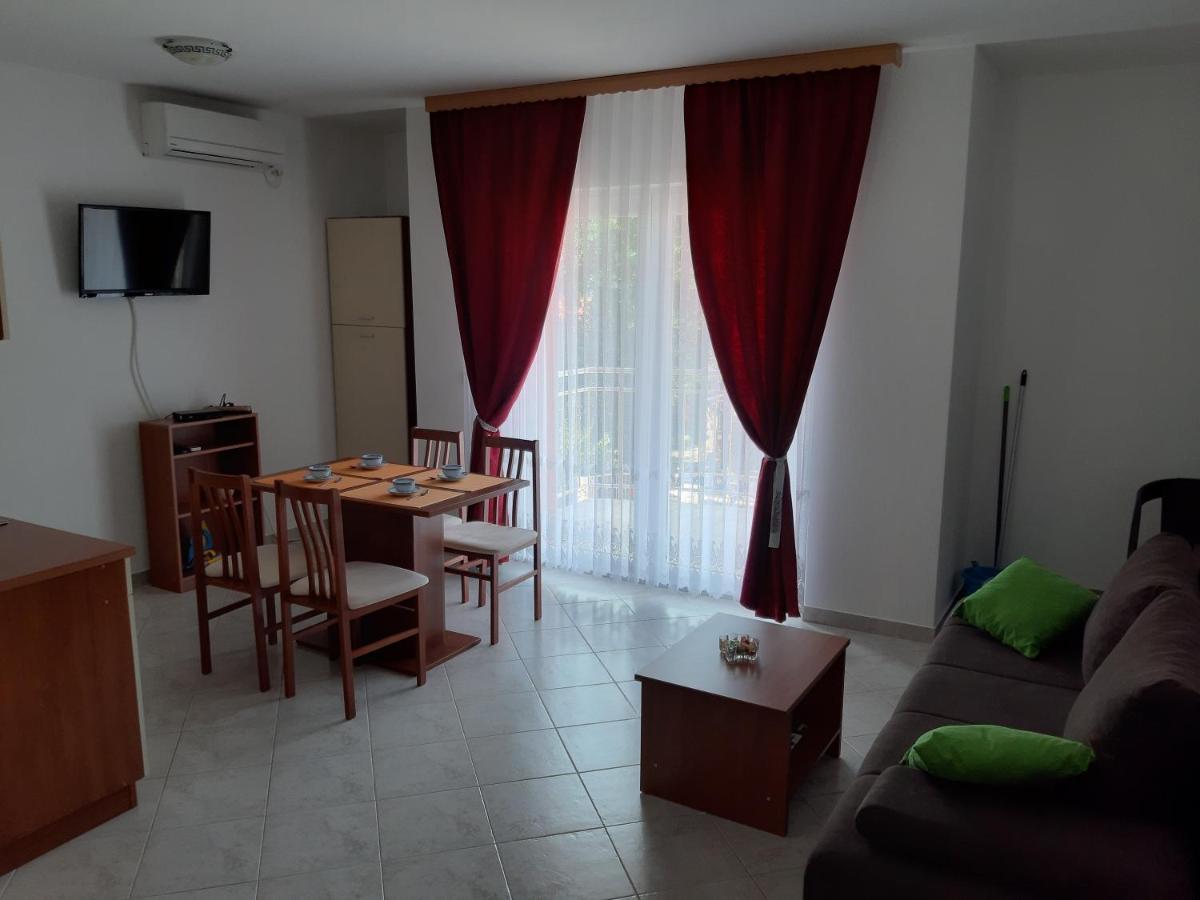 Apartments Mihael Malinska Exterior foto